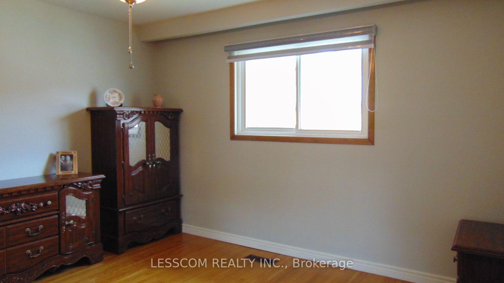 Photo 15 of 335 Royal Salisbury Way, Brampton, Madoc — HOMEH