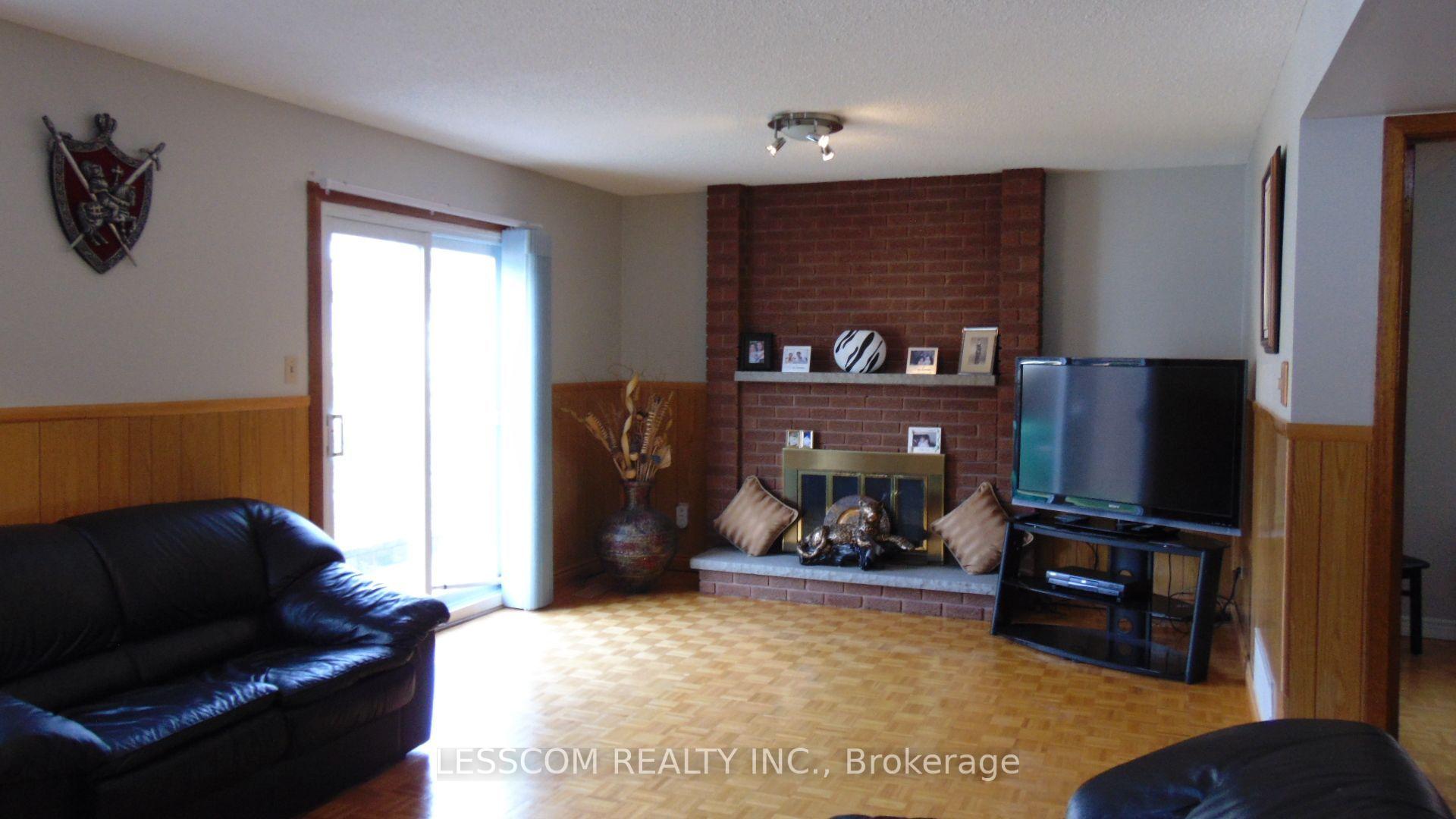 Photo 20 of 335 Royal Salisbury Way, Brampton, Madoc — HOMEH