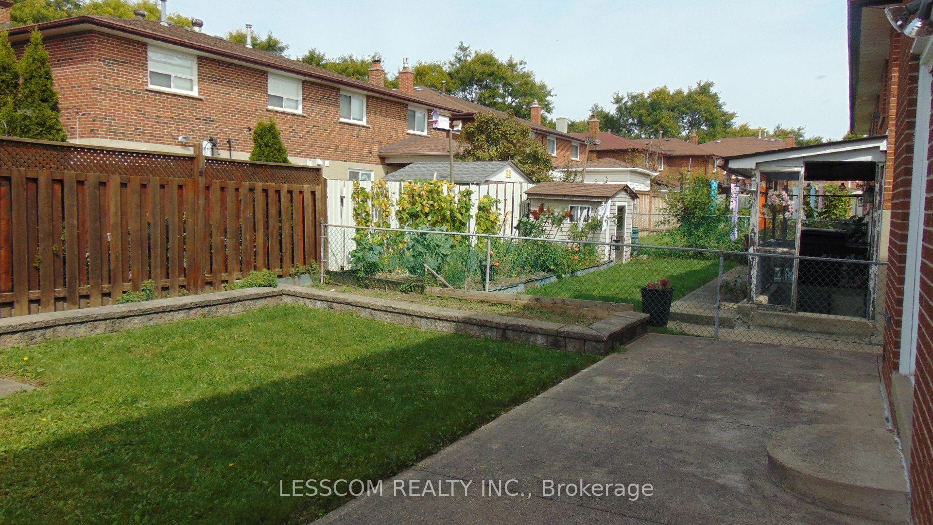 Photo 33 of 335 Royal Salisbury Way, Brampton, Madoc — HOMEH