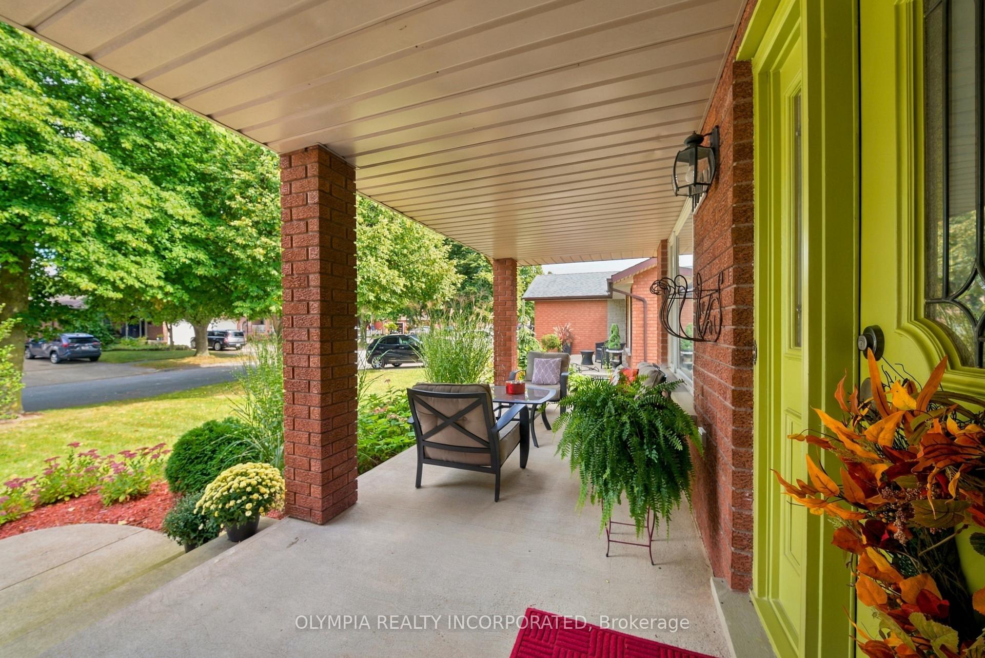 Photo 5 of 7100 Harovics Lane, Niagara Falls, Arad/Fallsview — HOMEH
