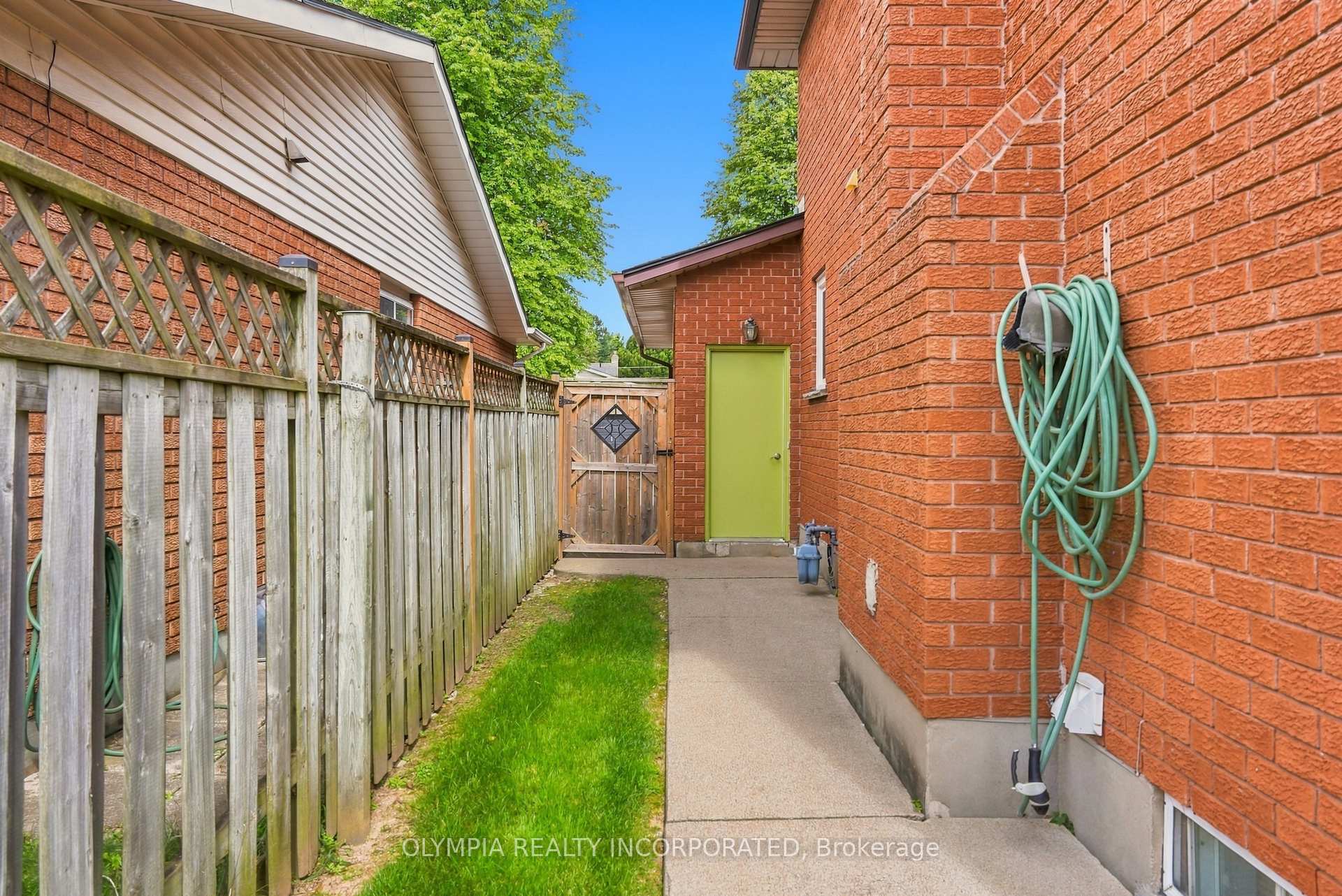 Photo 22 of 7100 Harovics Lane, Niagara Falls, Arad/Fallsview — HOMEH