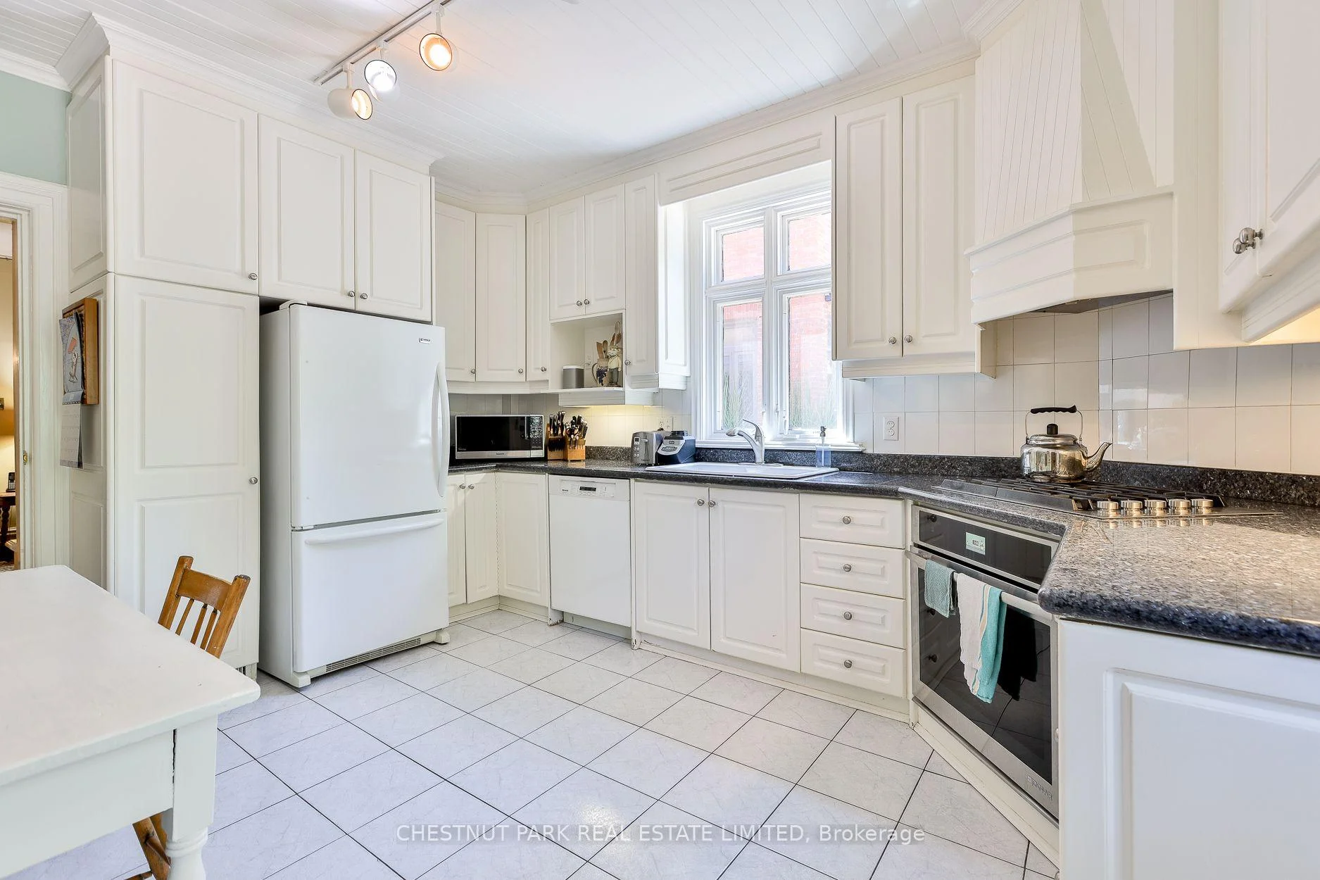 Photo 27 of 30 Elgin Avenue, Toronto, The Annex — HOMEH