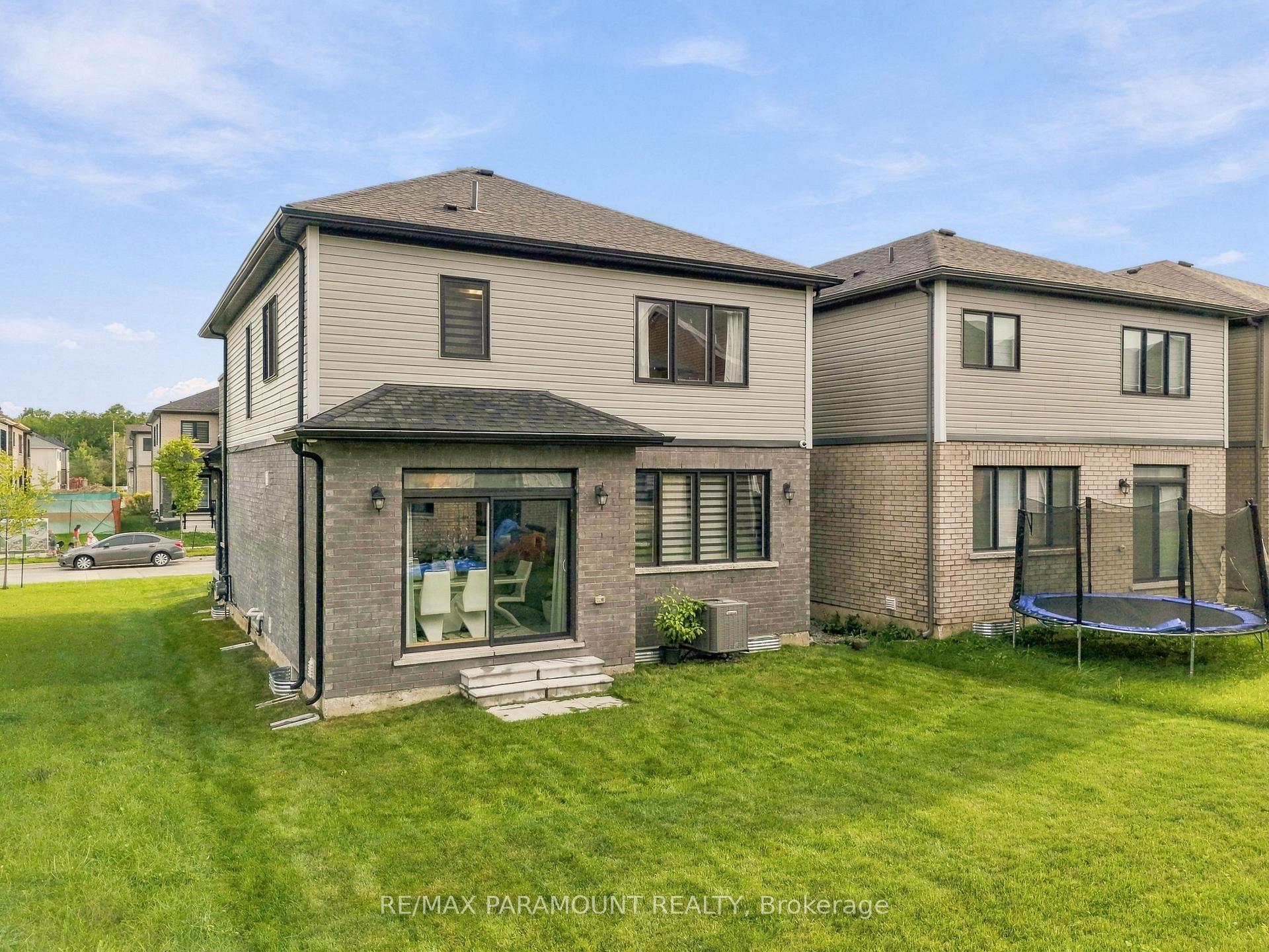 Photo 2 of 110 Sunflower Crescent, Thorold, Hurricane/Merrittville — HOMEH