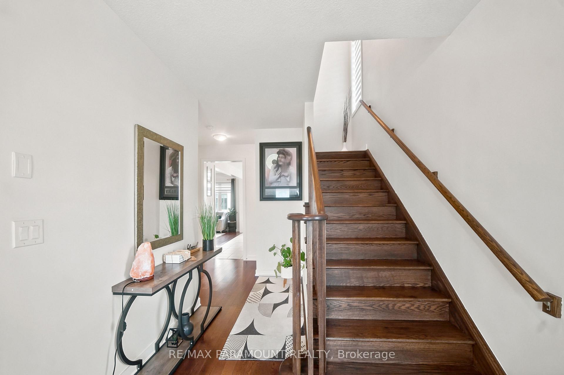 Photo 6 of 110 Sunflower Crescent, Thorold, Hurricane/Merrittville — HOMEH