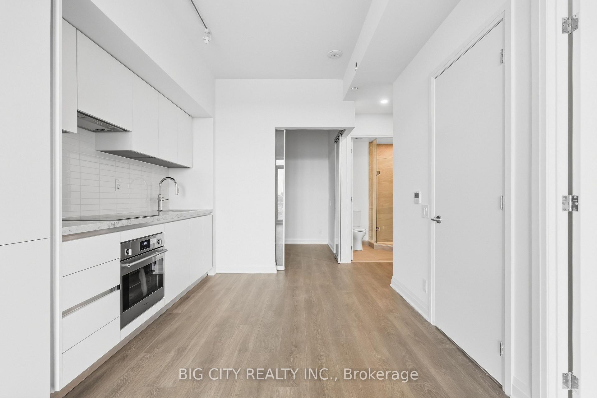 Photo 5 of Unit 1011, 25 Frederick Todd Way, Toronto, Thorncliffe Park — HOMEH