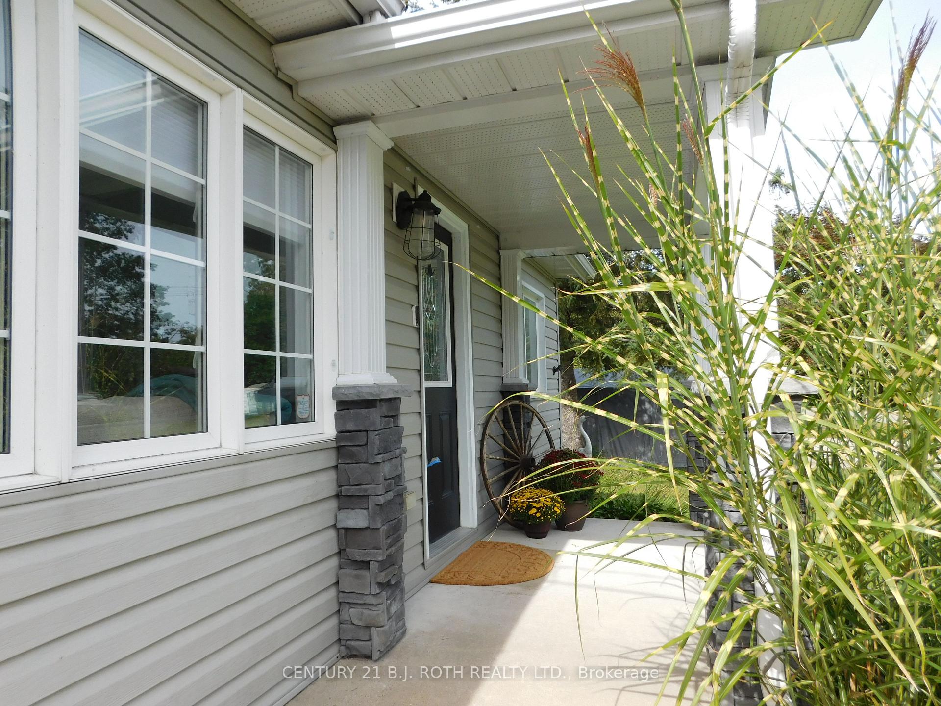 Photo 5 of 402 West Street, Tay, Victoria Harbour — HOMEH