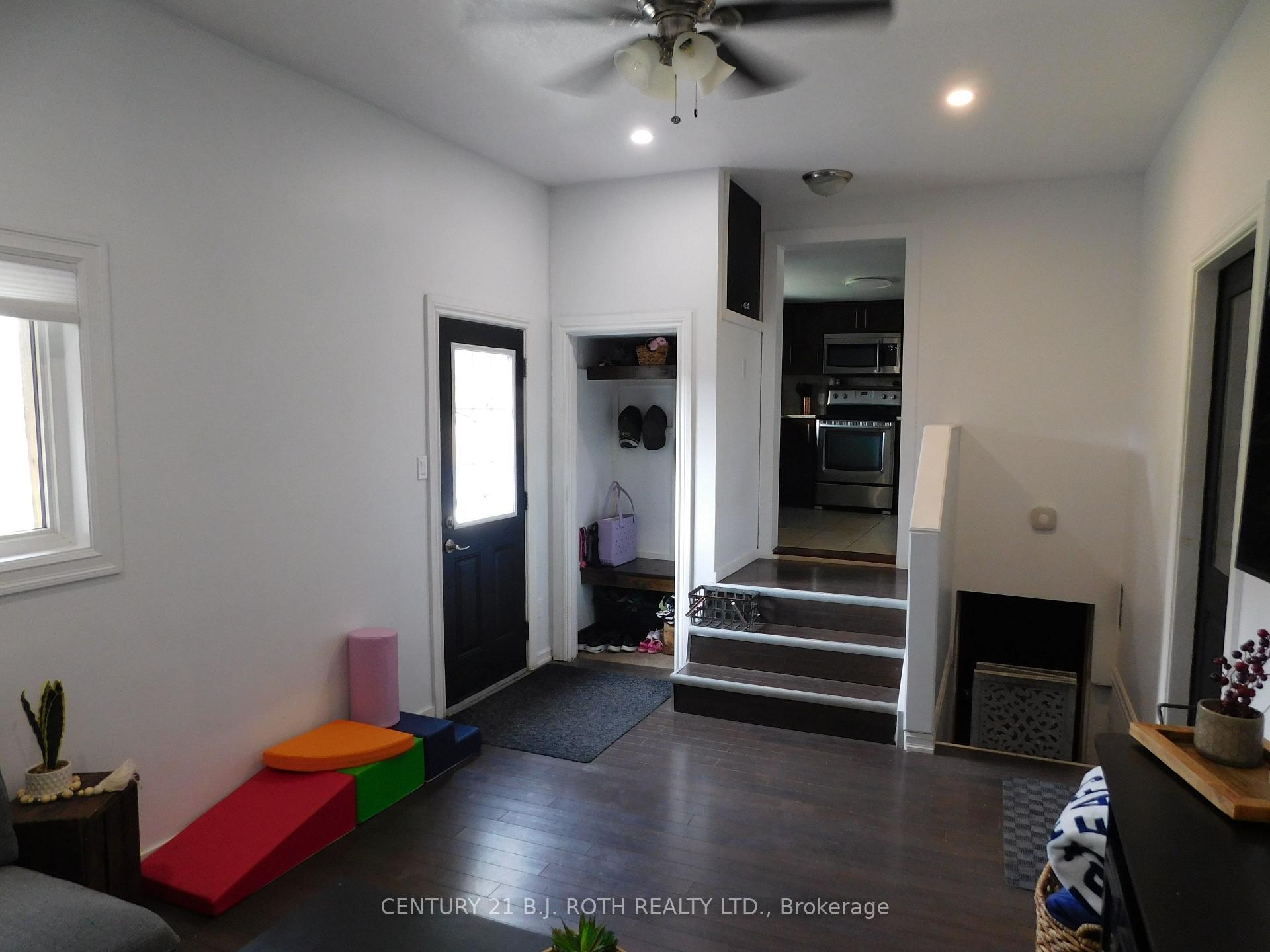Photo 15 of 402 West Street, Tay, Victoria Harbour — HOMEH