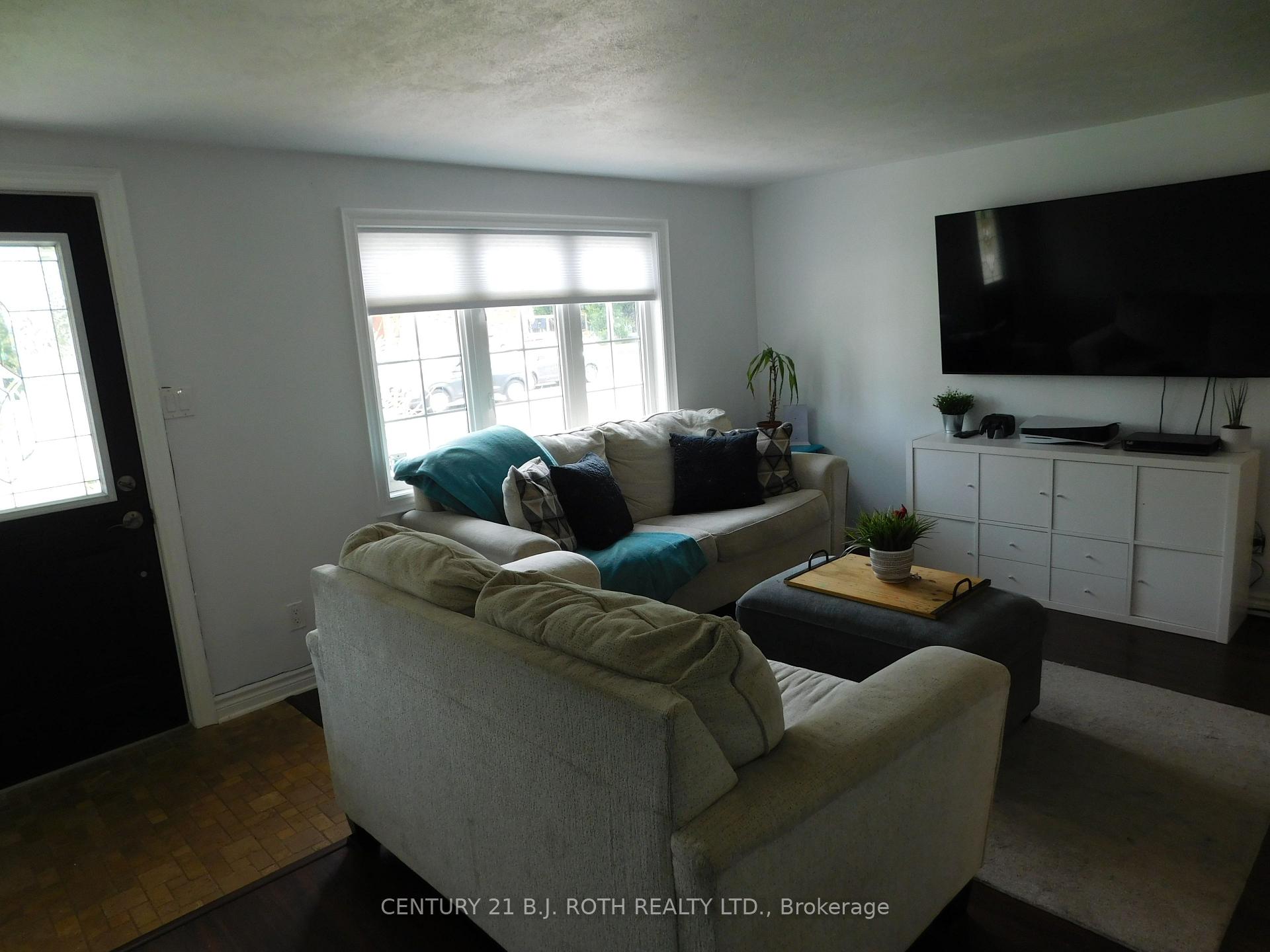 Photo 37 of 402 West Street, Tay, Victoria Harbour — HOMEH