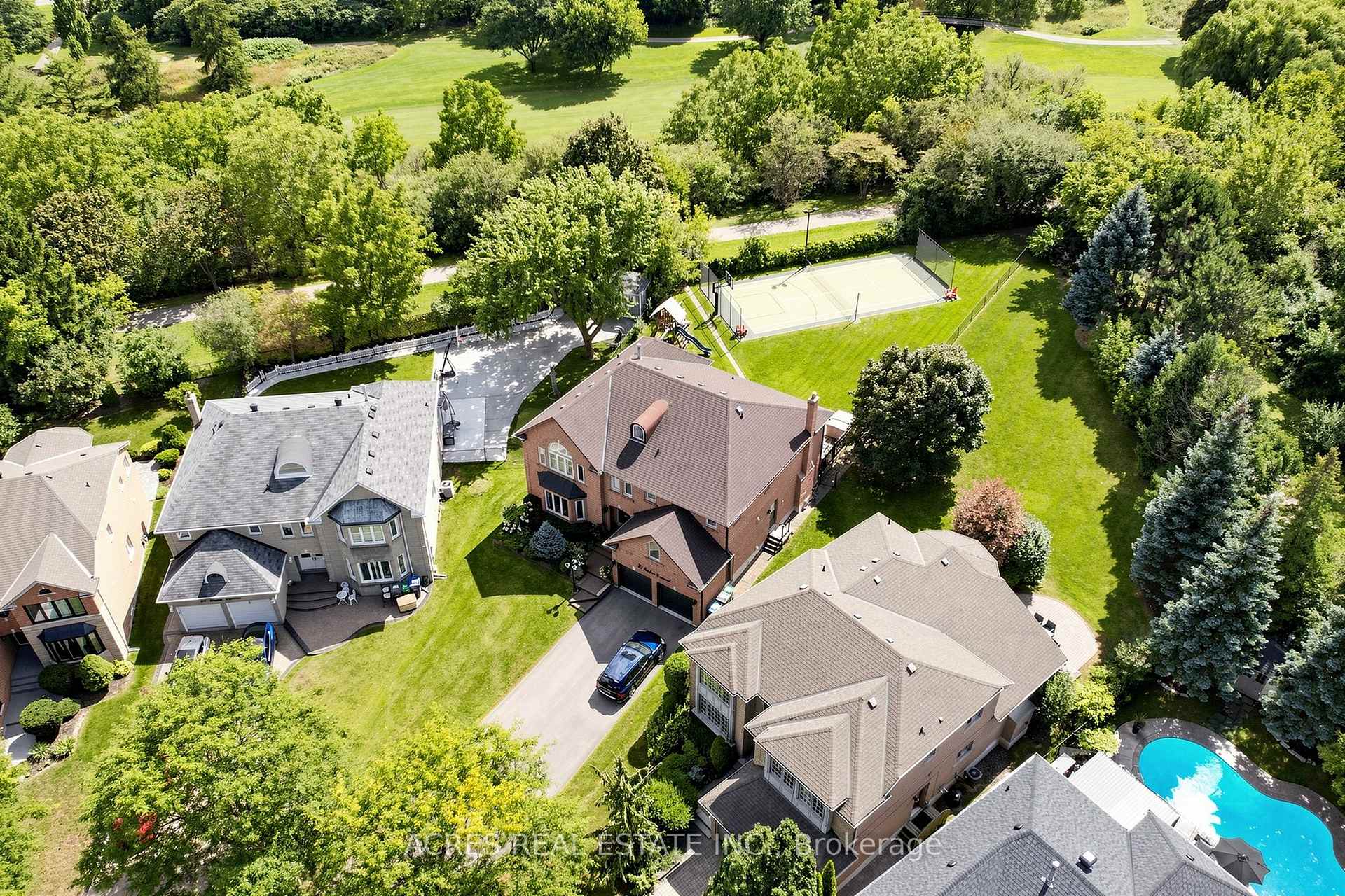 Photo 2 of 30 Casper Crescent, Brampton, Fletcher's Creek South — HOMEH