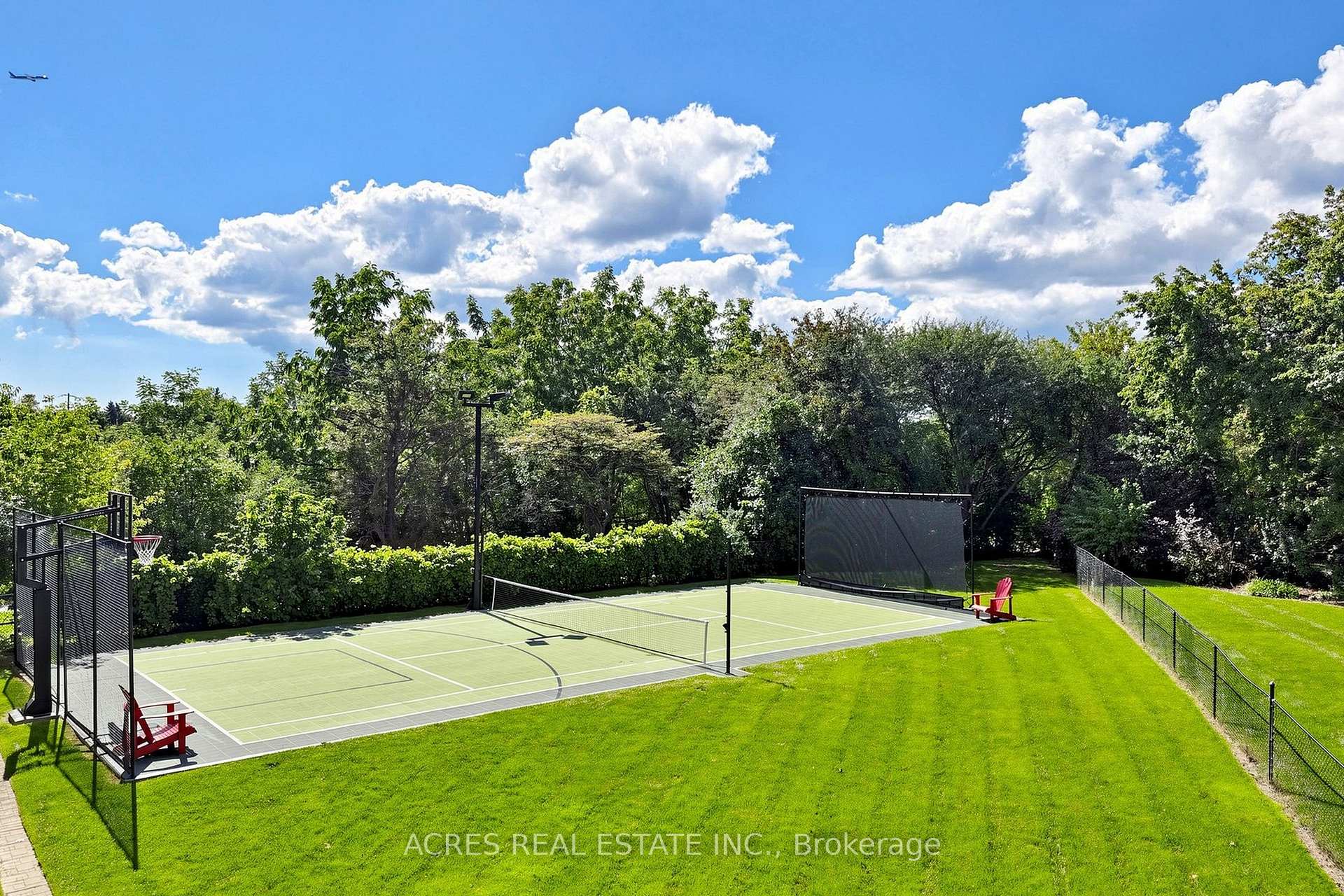 Photo 3 of 30 Casper Crescent, Brampton, Fletcher's Creek South — HOMEH