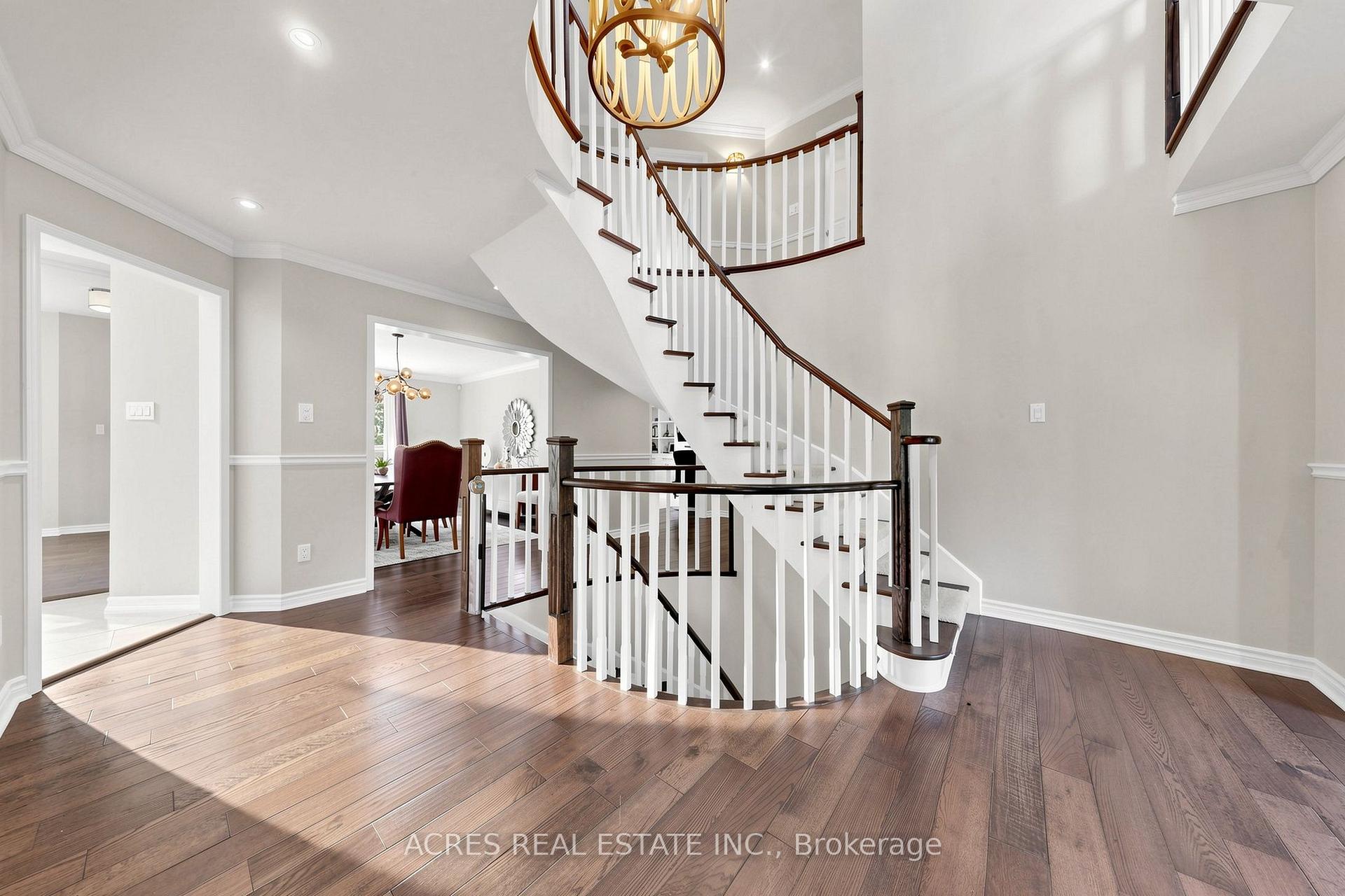 Photo 10 of 30 Casper Crescent, Brampton, Fletcher's Creek South — HOMEH