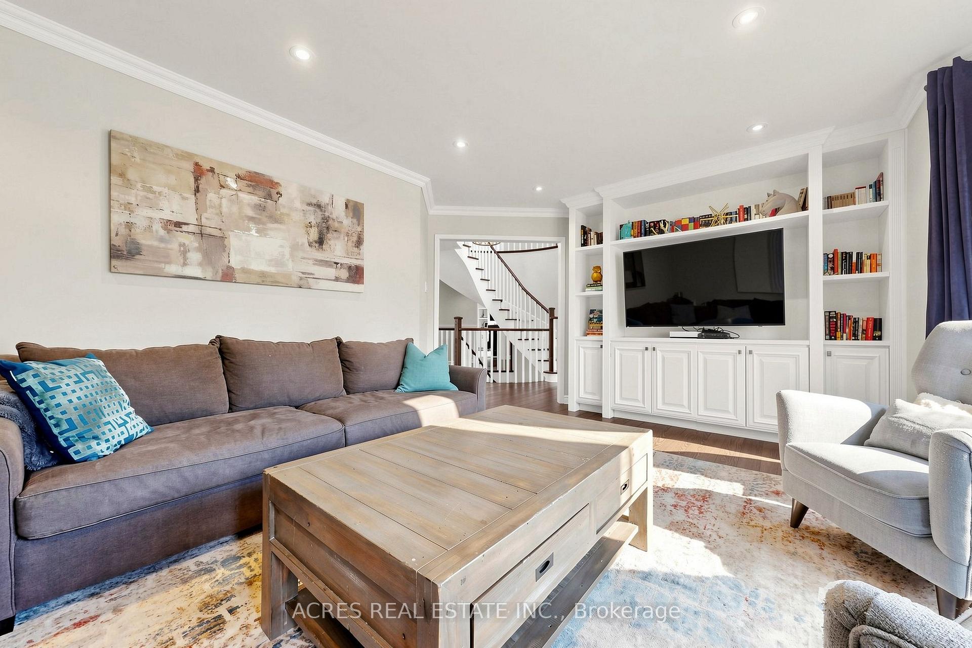 Photo 12 of 30 Casper Crescent, Brampton, Fletcher's Creek South — HOMEH
