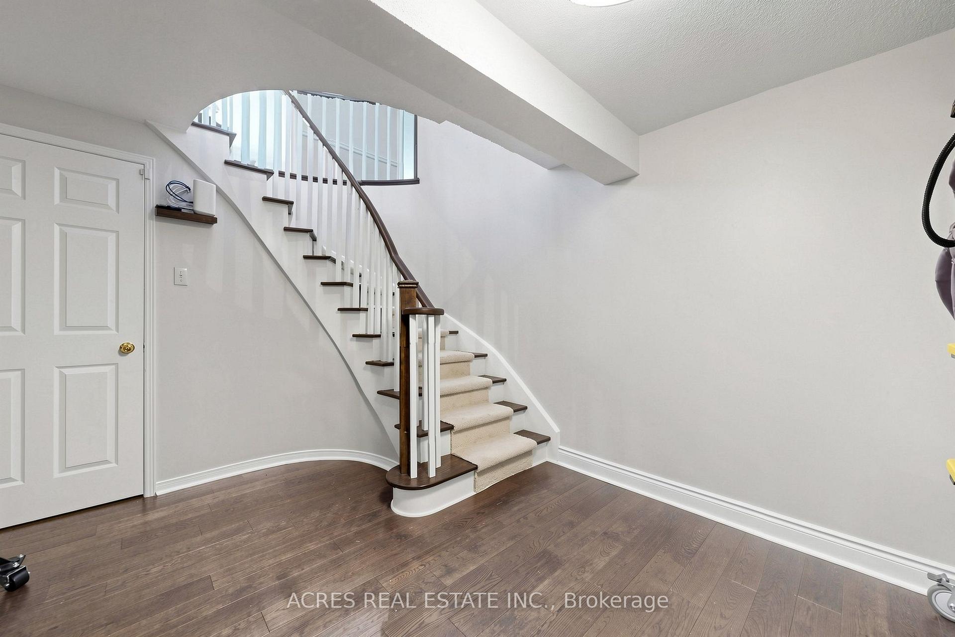 Photo 35 of 30 Casper Crescent, Brampton, Fletcher's Creek South — HOMEH