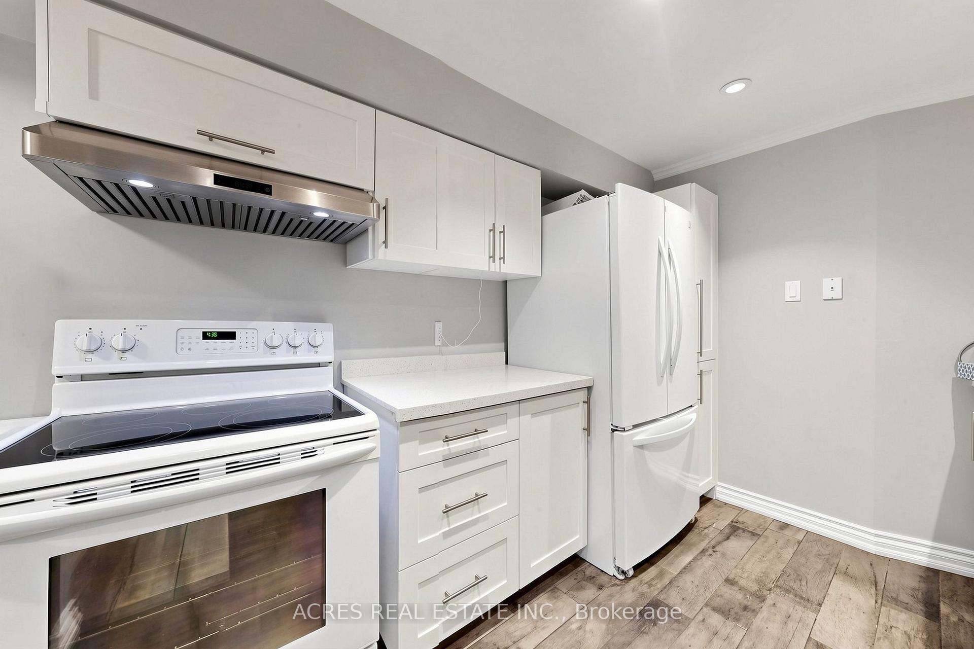 Photo 38 of 30 Casper Crescent, Brampton, Fletcher's Creek South — HOMEH
