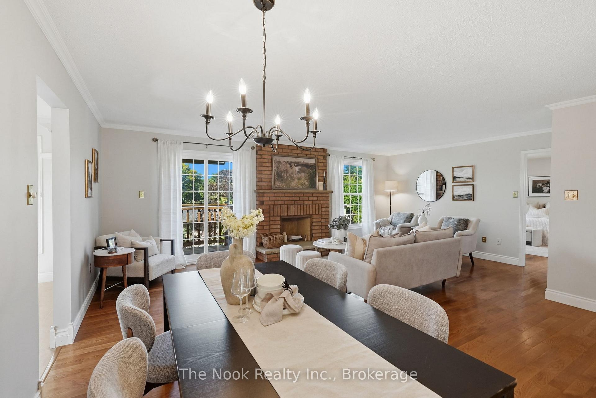 Photo 11 of 45 Bernick Crescent, Whitchurch-Stouffville, Stouffville — HOMEH