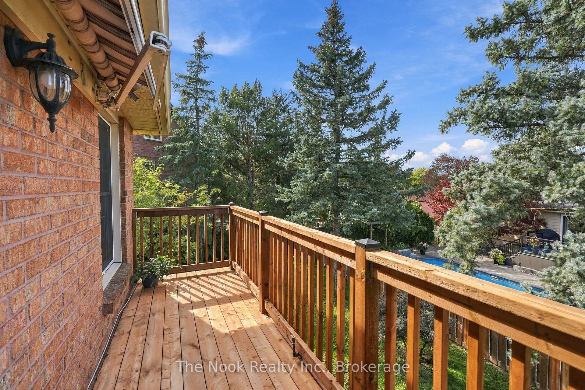 Photo 13 of 45 Bernick Crescent, Whitchurch-Stouffville, Stouffville — HOMEH