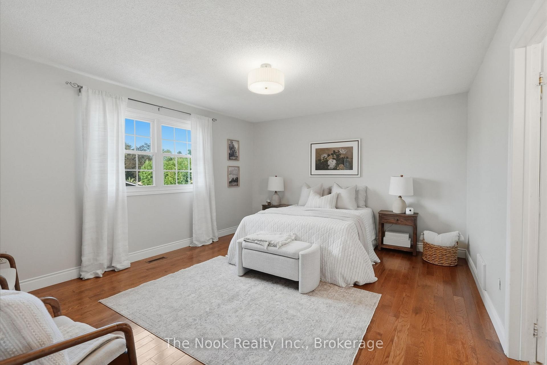Photo 20 of 45 Bernick Crescent, Whitchurch-Stouffville, Stouffville — HOMEH