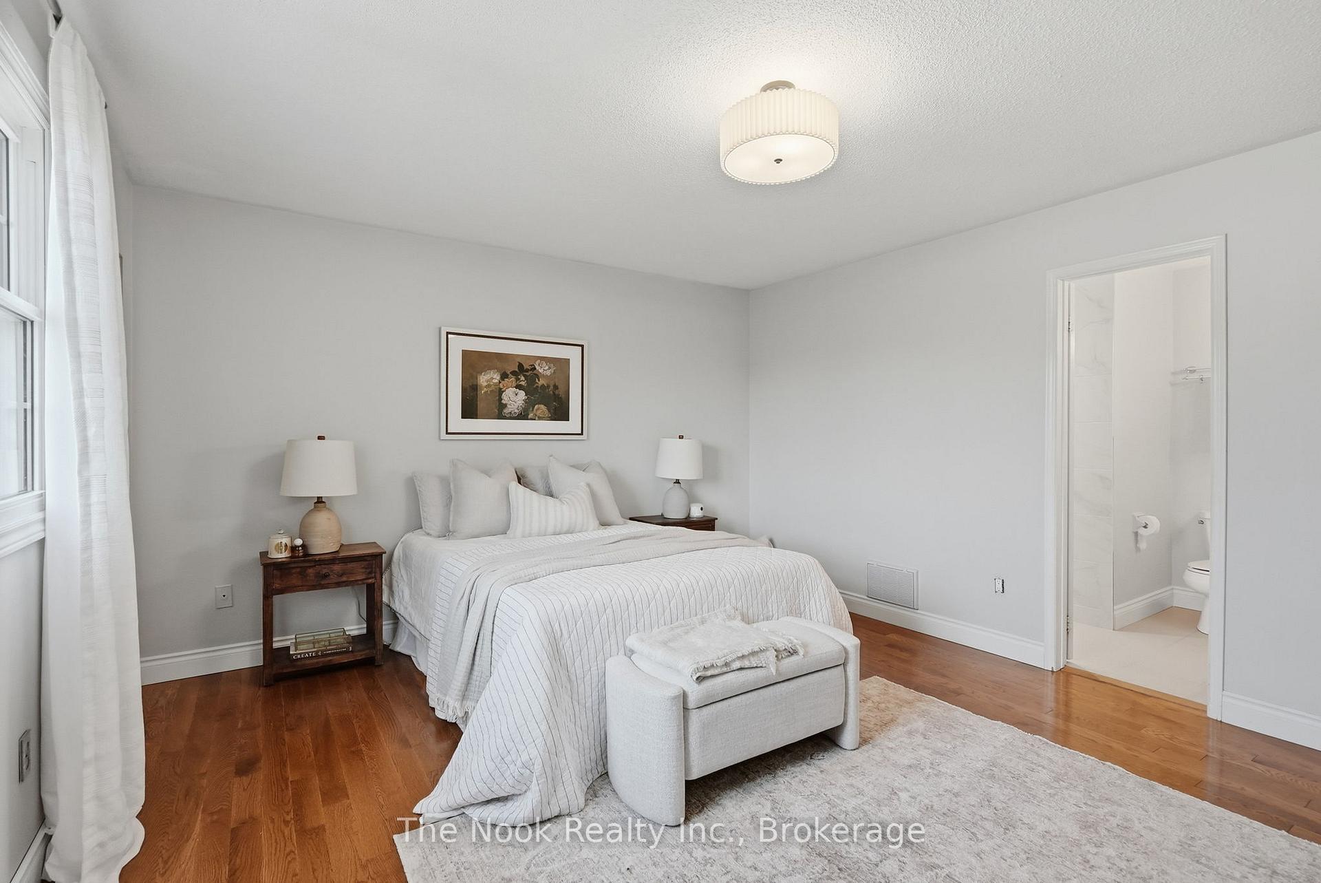 Photo 21 of 45 Bernick Crescent, Whitchurch-Stouffville, Stouffville — HOMEH
