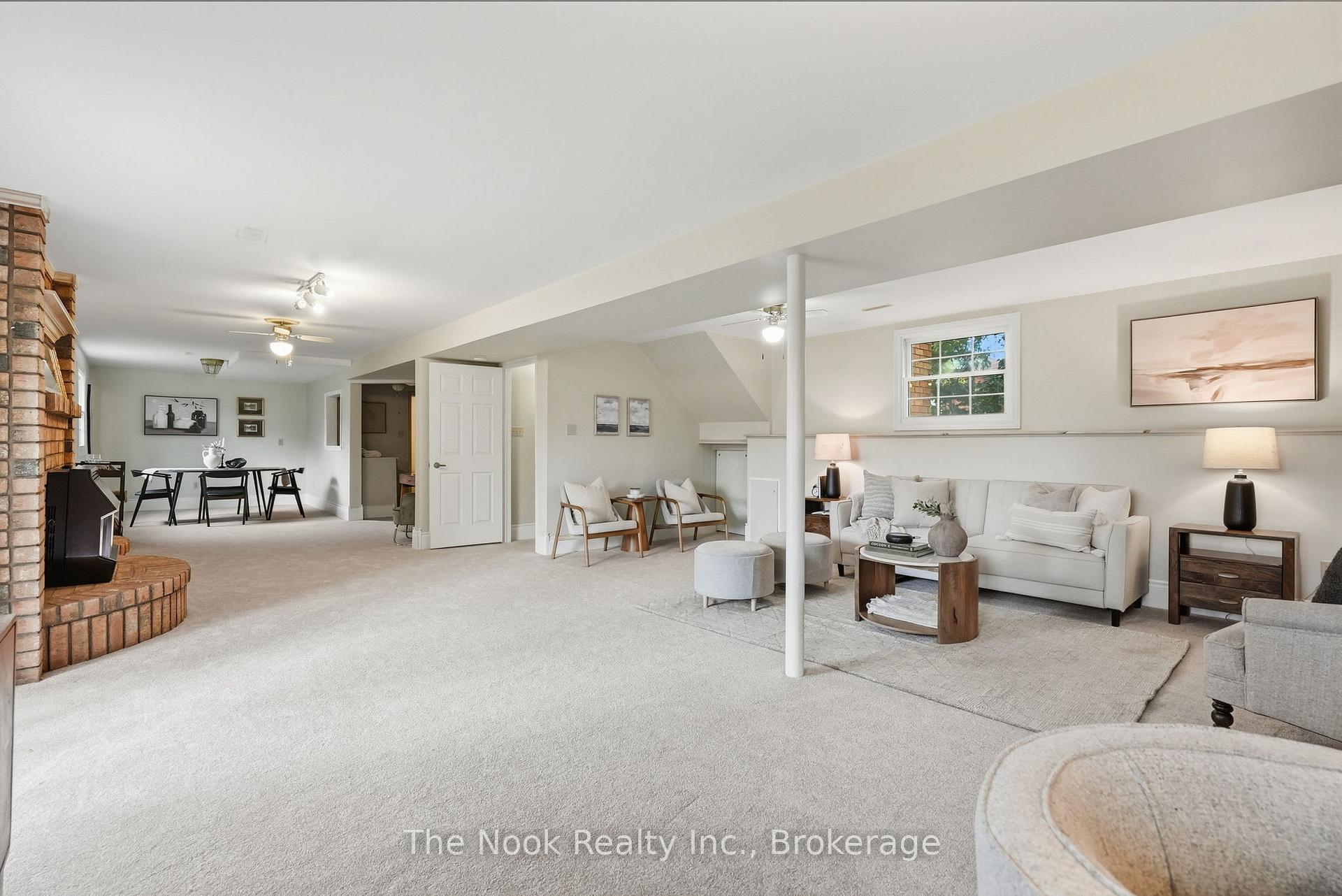 Photo 37 of 45 Bernick Crescent, Whitchurch-Stouffville, Stouffville — HOMEH