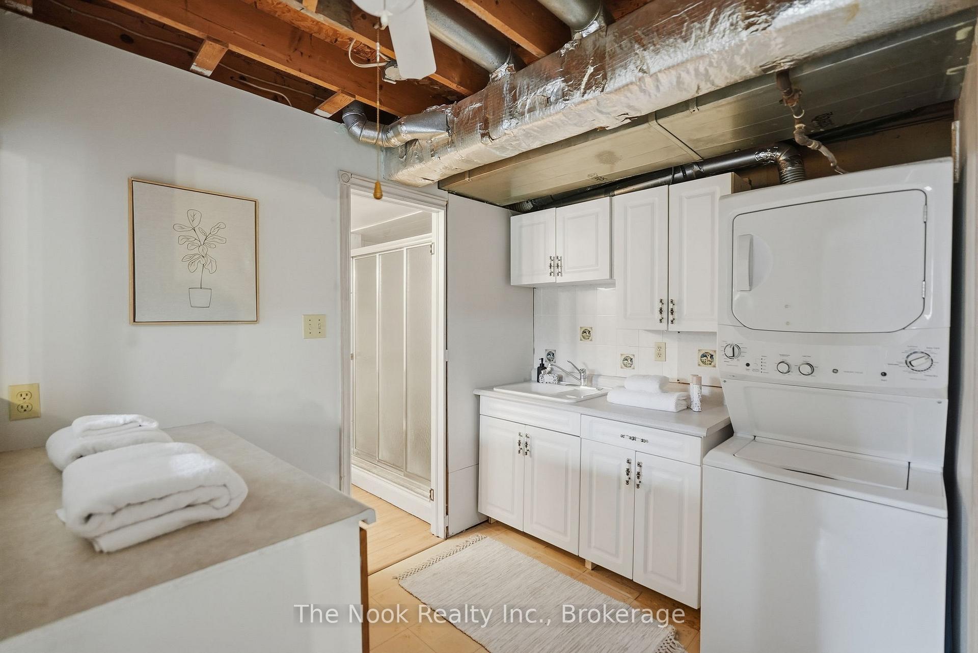 Photo 41 of 45 Bernick Crescent, Whitchurch-Stouffville, Stouffville — HOMEH
