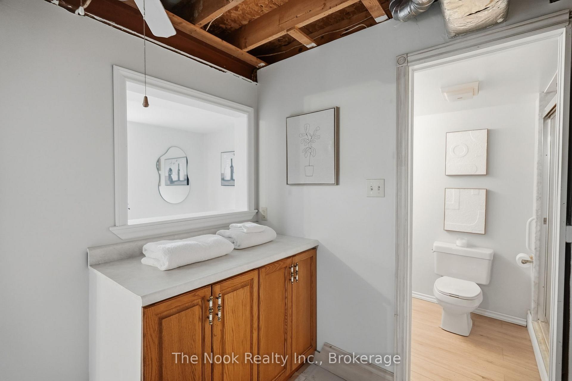 Photo 42 of 45 Bernick Crescent, Whitchurch-Stouffville, Stouffville — HOMEH
