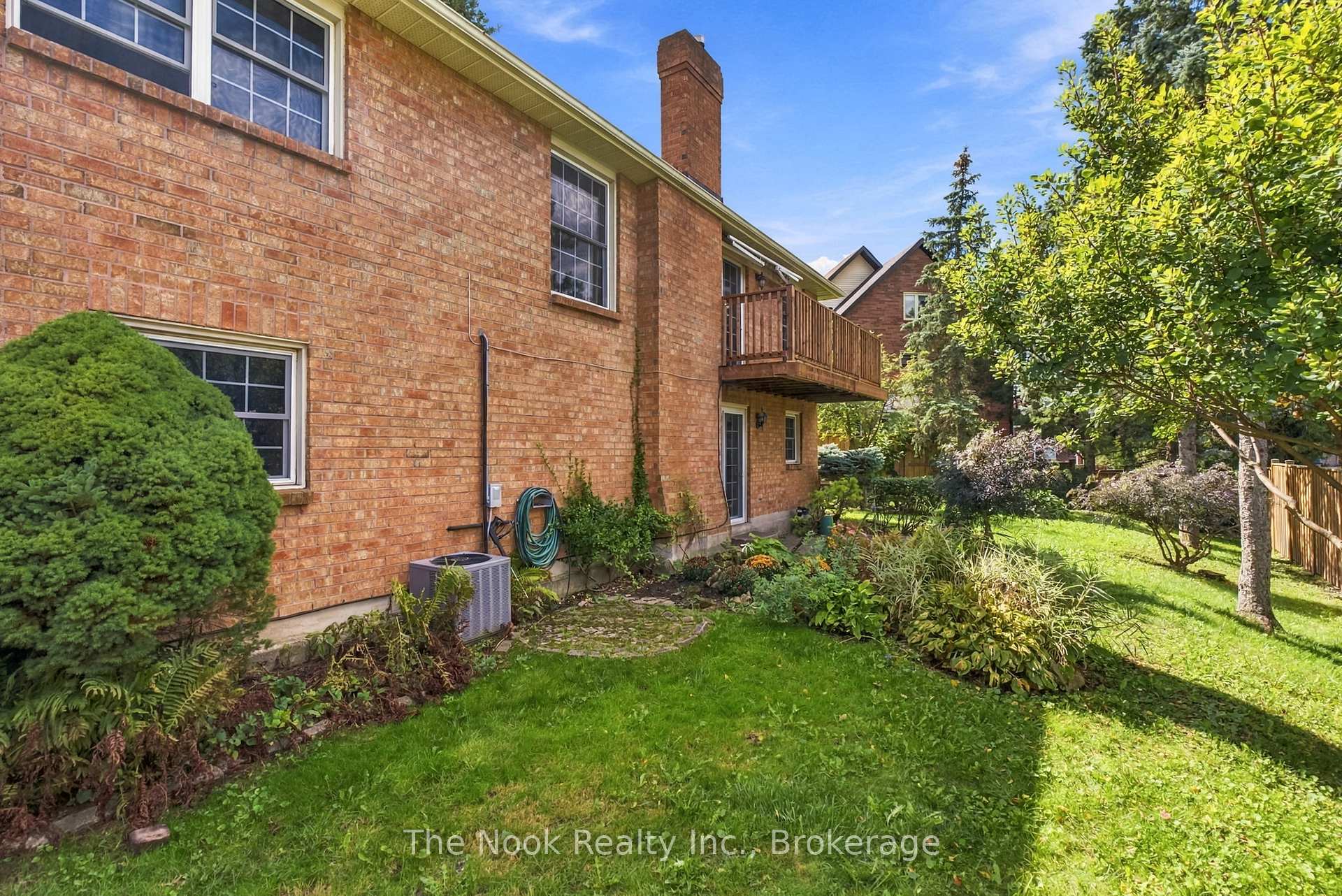 Photo 48 of 45 Bernick Crescent, Whitchurch-Stouffville, Stouffville — HOMEH