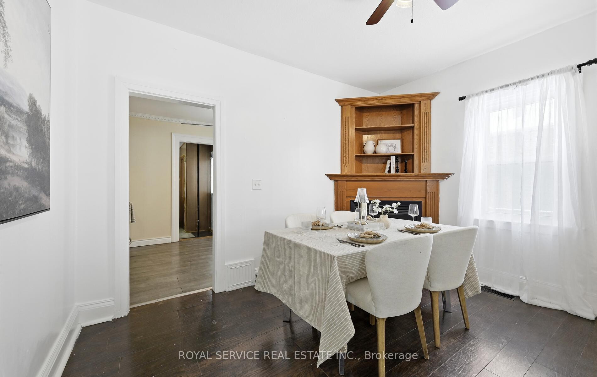Photo 11 of 14 Liberty Place, Clarington, Bowmanville — HOMEH
