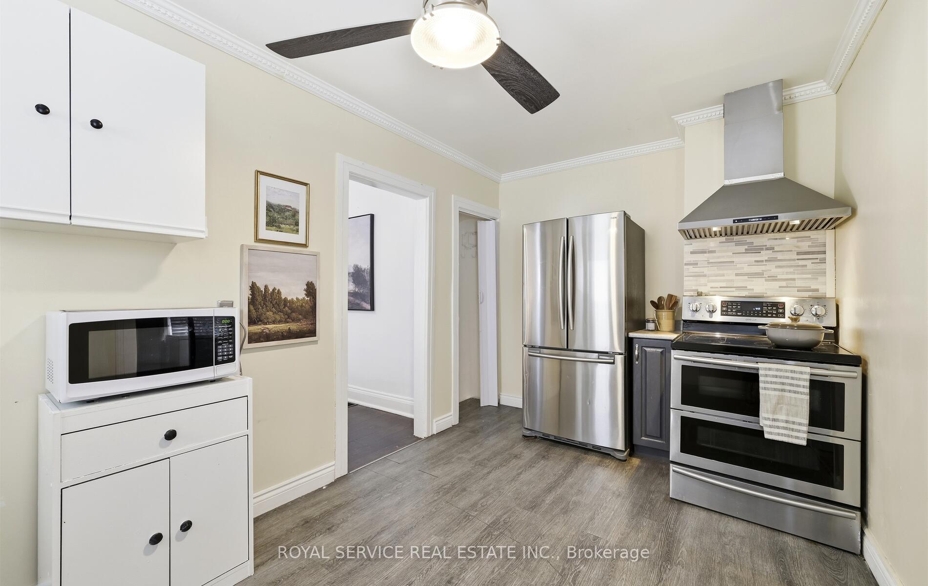 Photo 12 of 14 Liberty Place, Clarington, Bowmanville — HOMEH