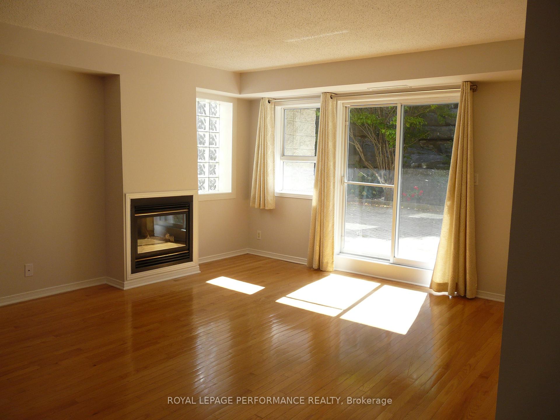 Photo 5 of Unit 108, 320 Centrum Boulevard, Ottawa, Bilberry Creek/Queenswood Heights — HOMEH