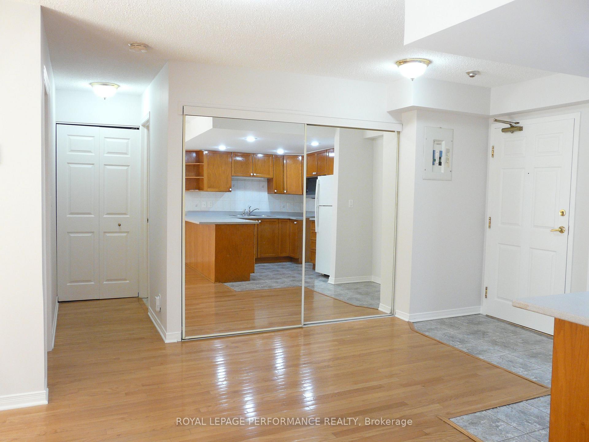 Photo 8 of Unit 108, 320 Centrum Boulevard, Ottawa, Bilberry Creek/Queenswood Heights — HOMEH