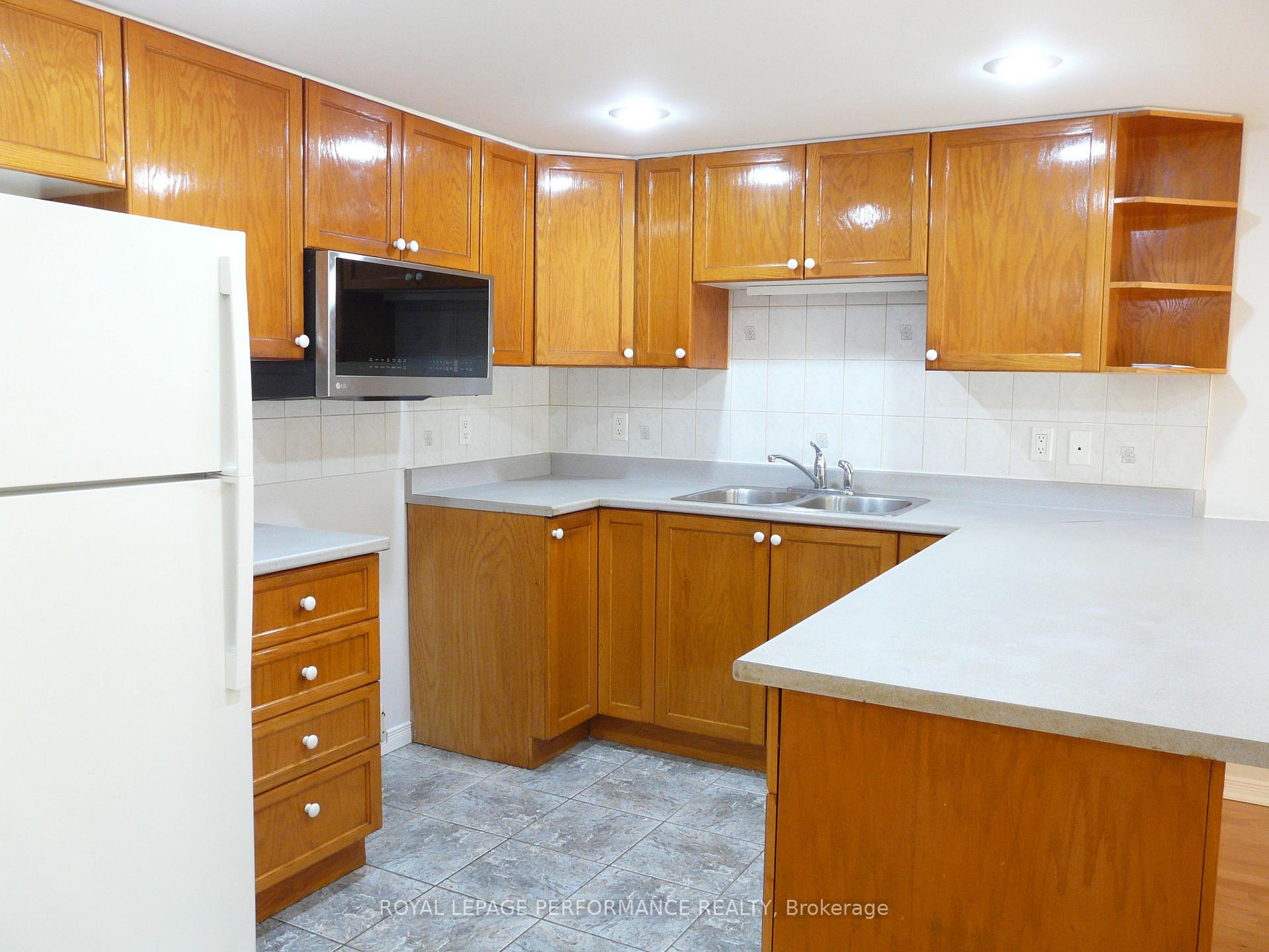 Photo 11 of Unit 108, 320 Centrum Boulevard, Ottawa, Bilberry Creek/Queenswood Heights — HOMEH