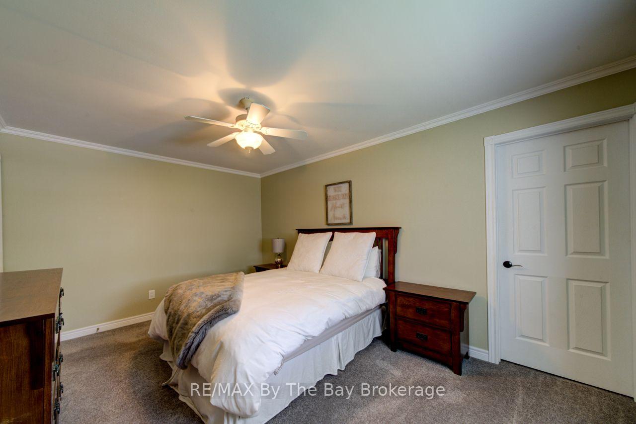 Photo 19 of 17 Downer Crescent, Wasaga Beach — HOMEH