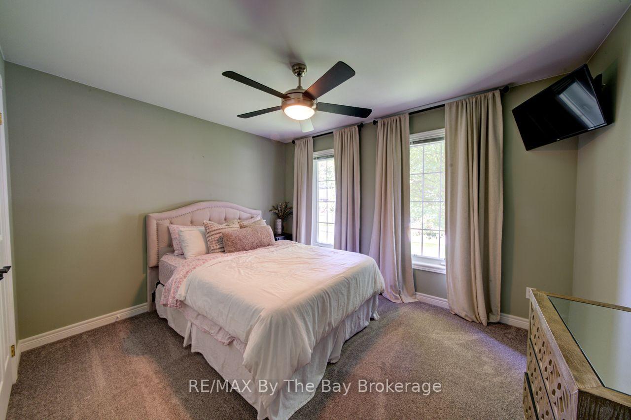 Photo 20 of 17 Downer Crescent, Wasaga Beach — HOMEH