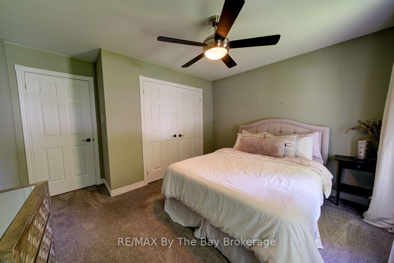 Photo 21 of 17 Downer Crescent, Wasaga Beach — HOMEH