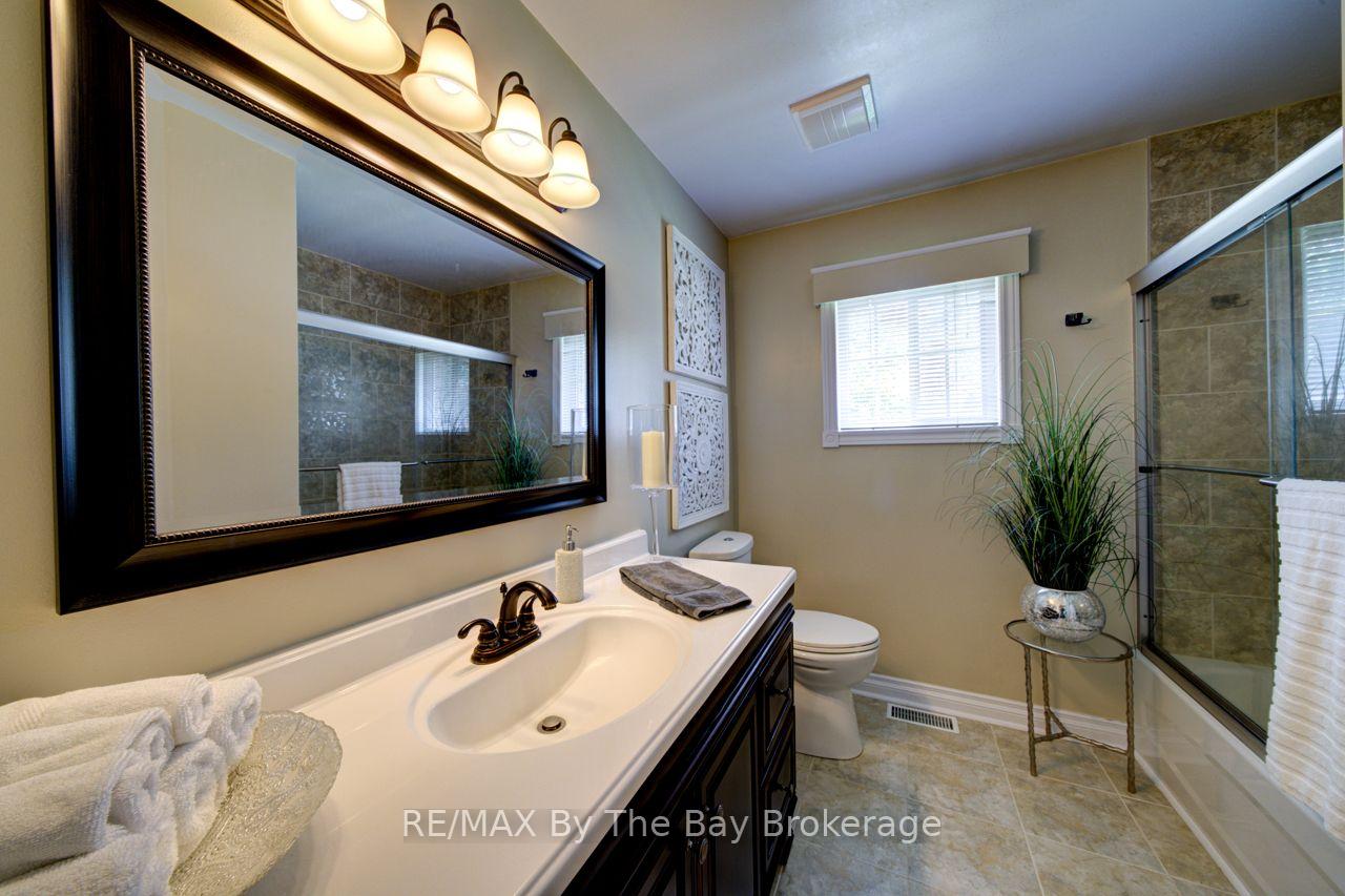 Photo 22 of 17 Downer Crescent, Wasaga Beach — HOMEH