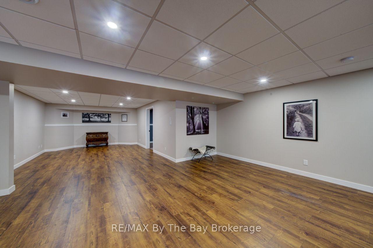 Photo 24 of 17 Downer Crescent, Wasaga Beach — HOMEH