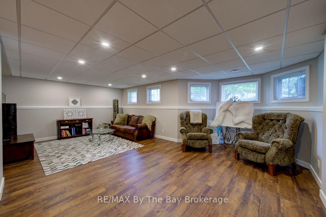 Photo 25 of 17 Downer Crescent, Wasaga Beach — HOMEH