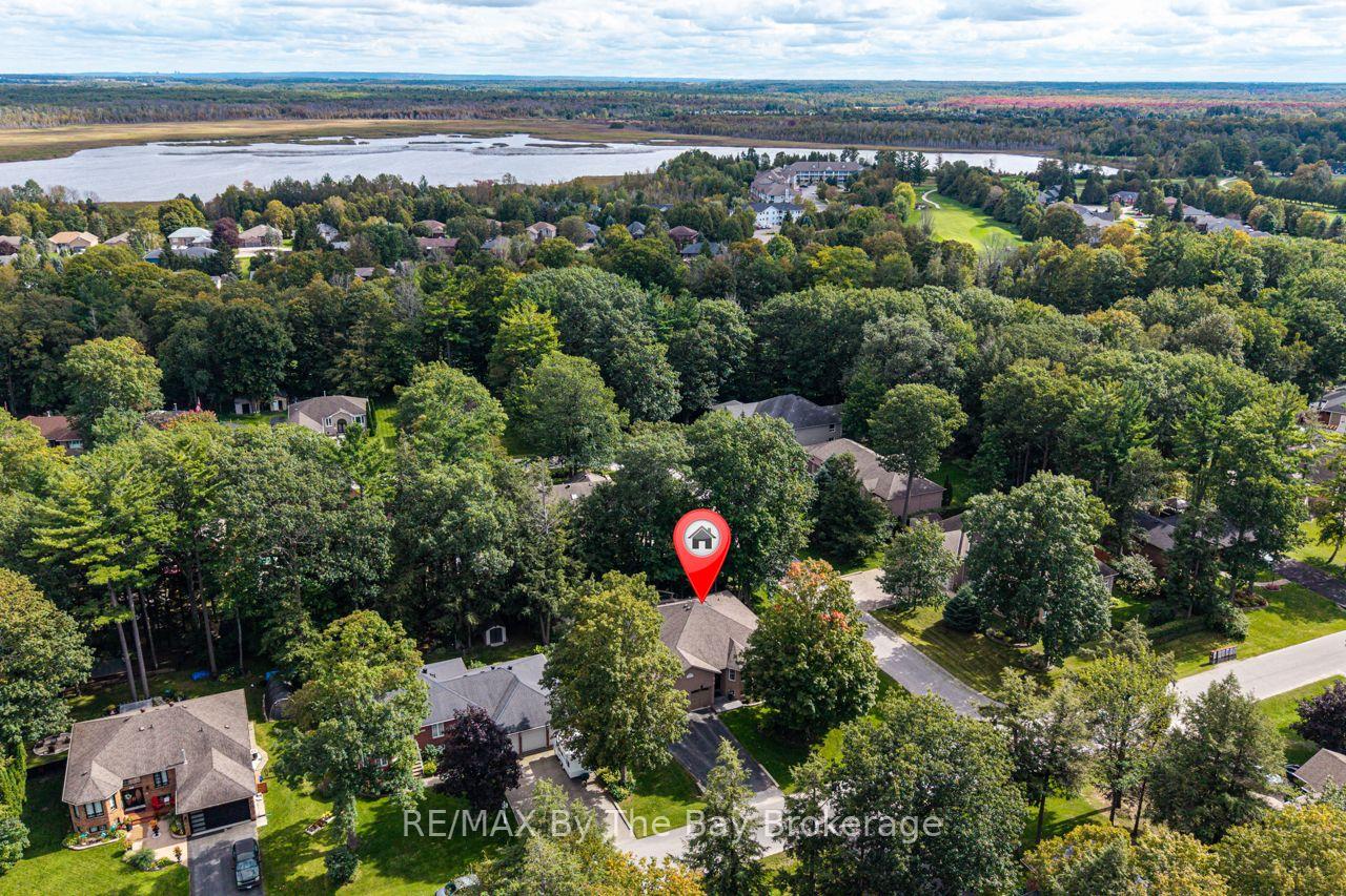 Photo 37 of 17 Downer Crescent, Wasaga Beach — HOMEH
