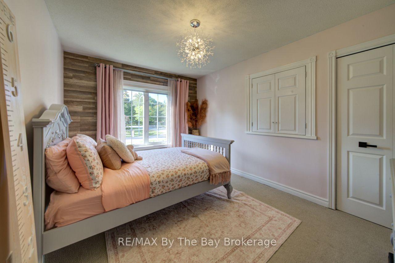 Photo 18 of 29 Downer Crescent, Wasaga Beach — HOMEH