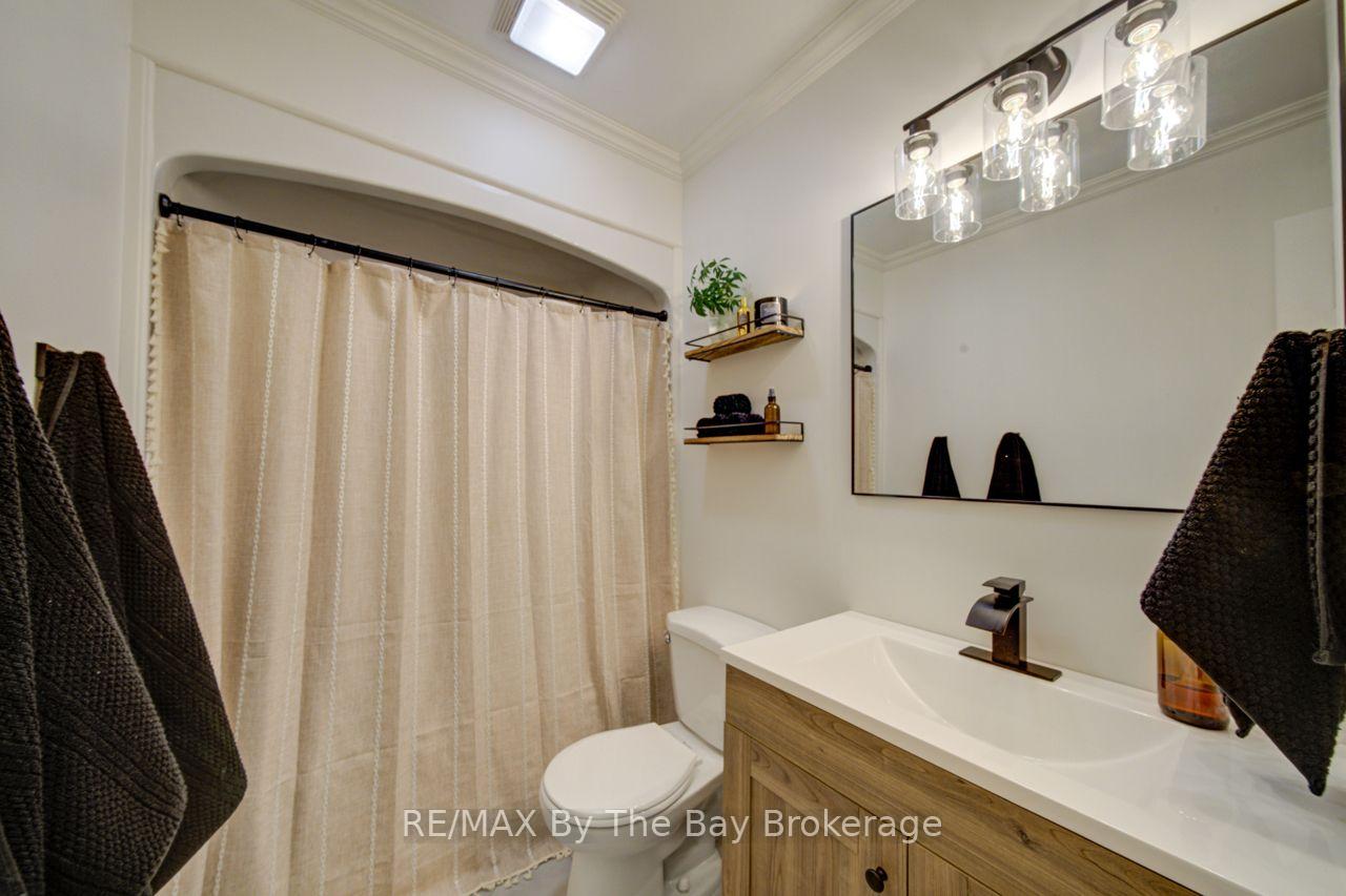 Photo 19 of 29 Downer Crescent, Wasaga Beach — HOMEH