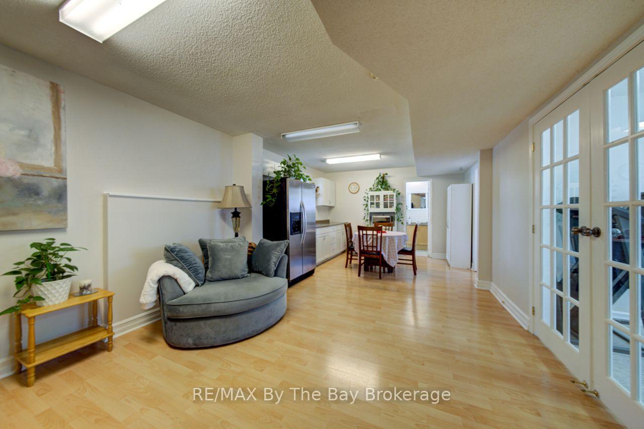 Photo 20 of 29 Downer Crescent, Wasaga Beach — HOMEH