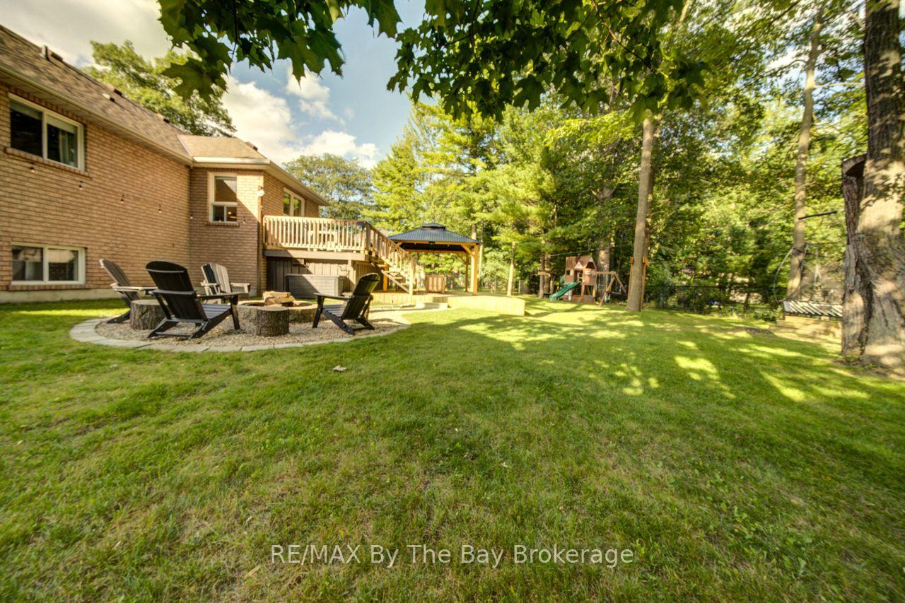 Photo 37 of 29 Downer Crescent, Wasaga Beach — HOMEH