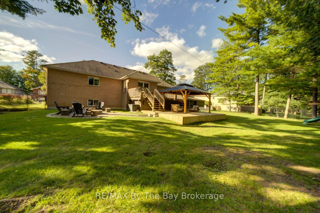 Photo 39 of 29 Downer Crescent, Wasaga Beach — HOMEH