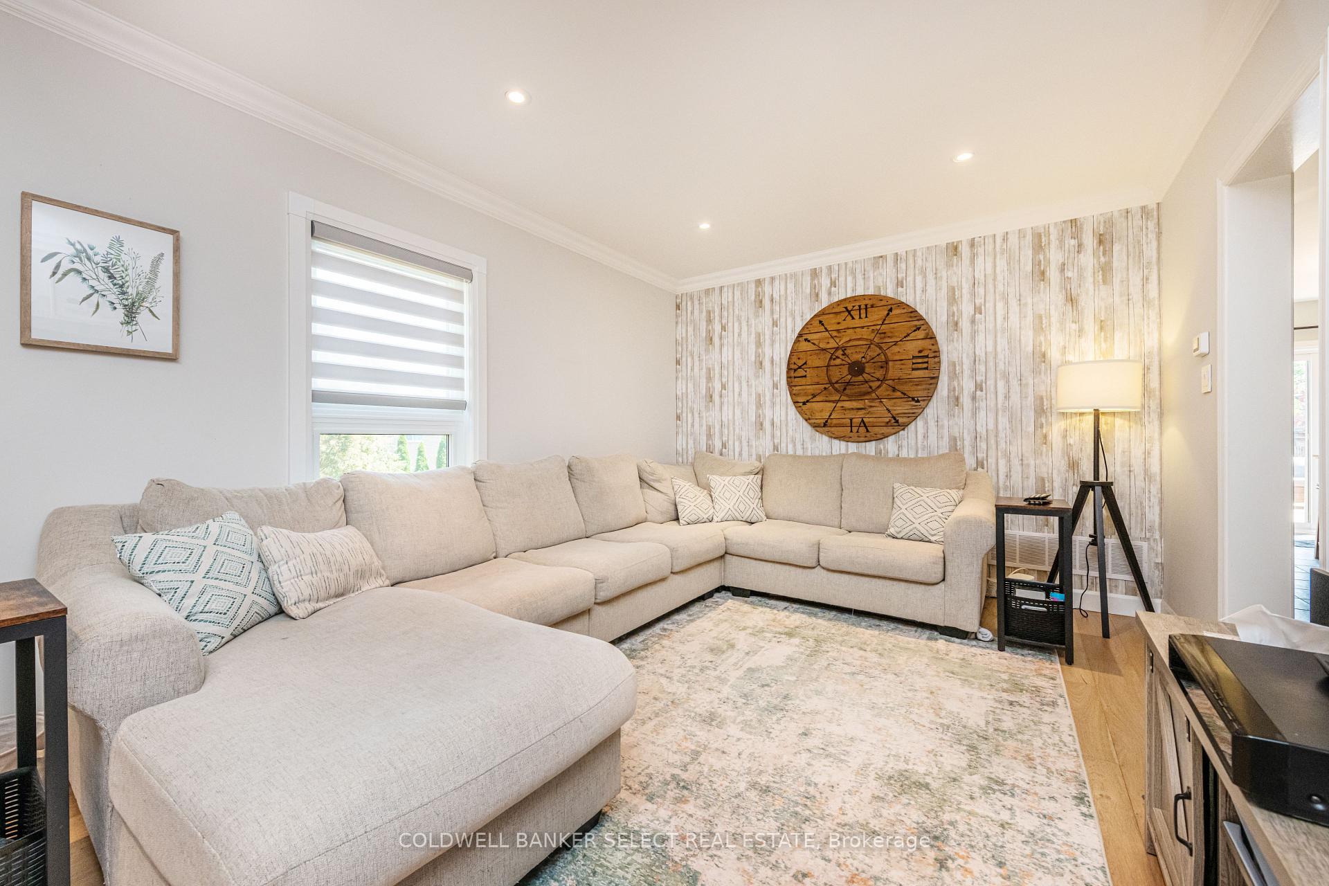 Photo 11 of 32 Coolspring Crescent, Caledon, Bolton East — HOMEH