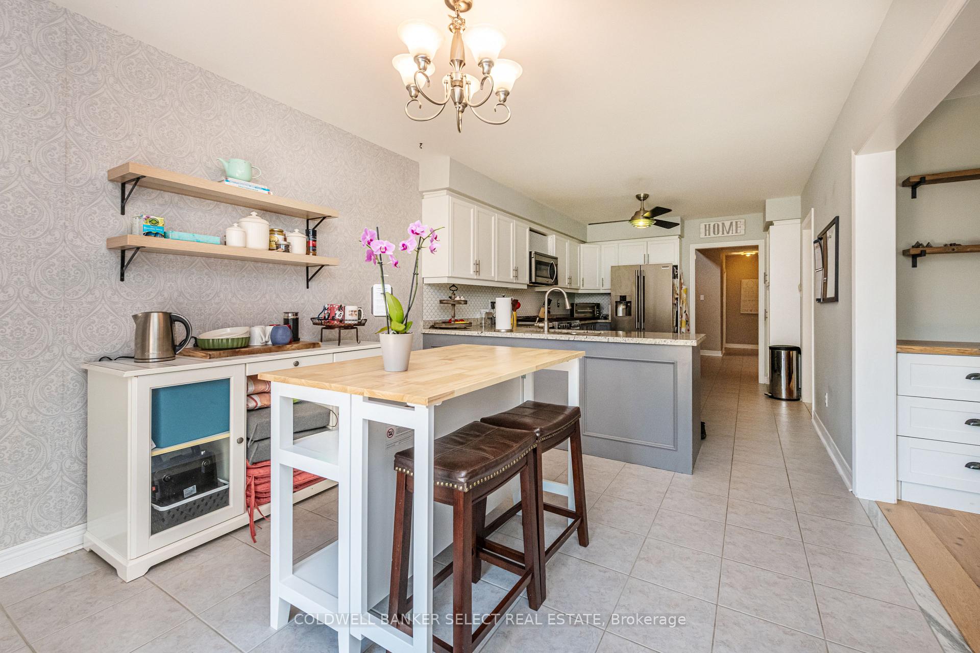 Photo 15 of 32 Coolspring Crescent, Caledon, Bolton East — HOMEH