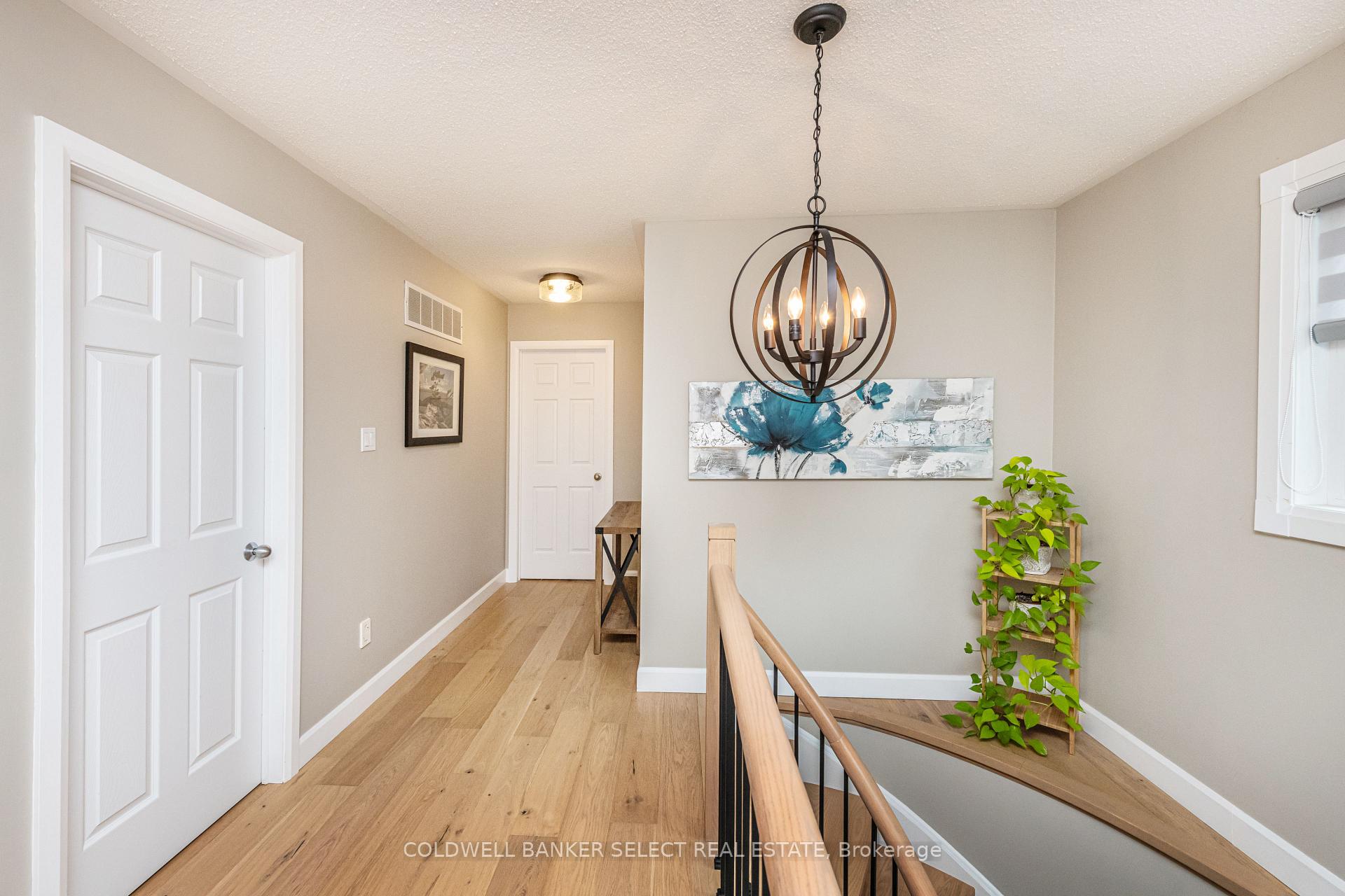 Photo 17 of 32 Coolspring Crescent, Caledon, Bolton East — HOMEH