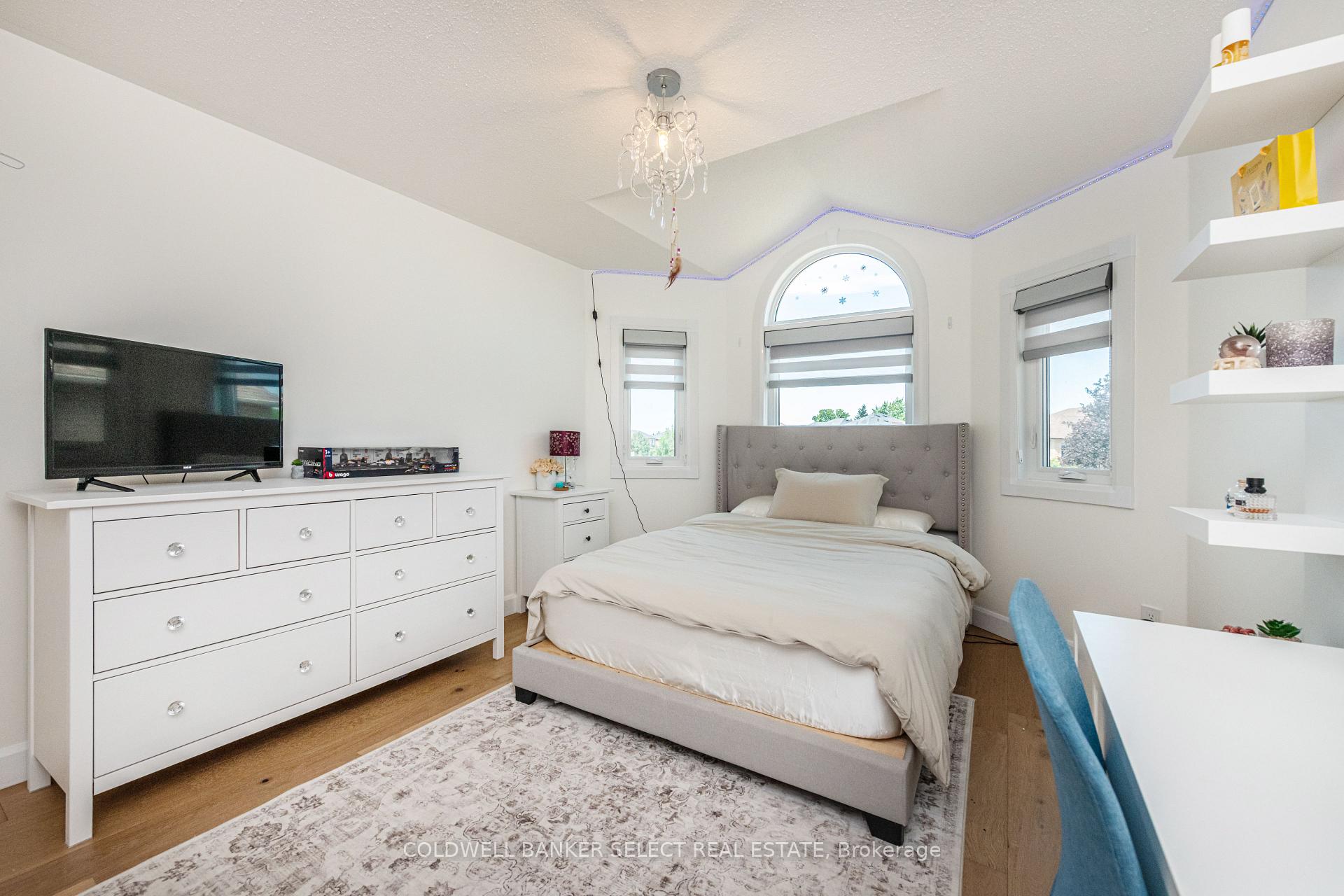 Photo 19 of 32 Coolspring Crescent, Caledon, Bolton East — HOMEH