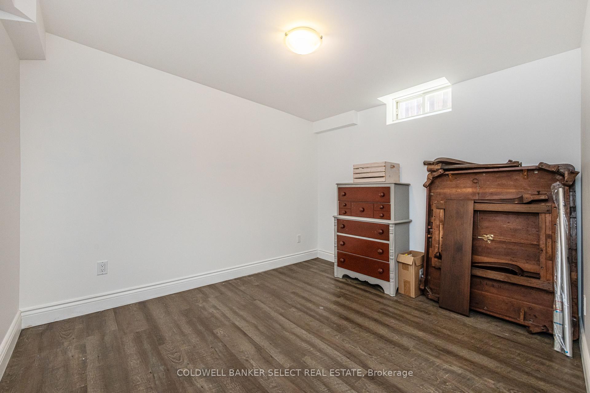 Photo 25 of 32 Coolspring Crescent, Caledon, Bolton East — HOMEH