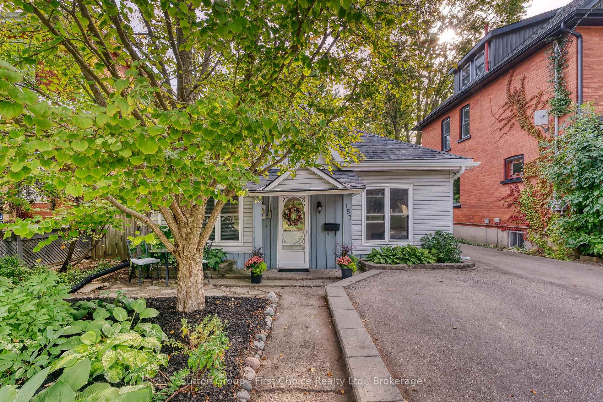 Photo of 157 Front Street S