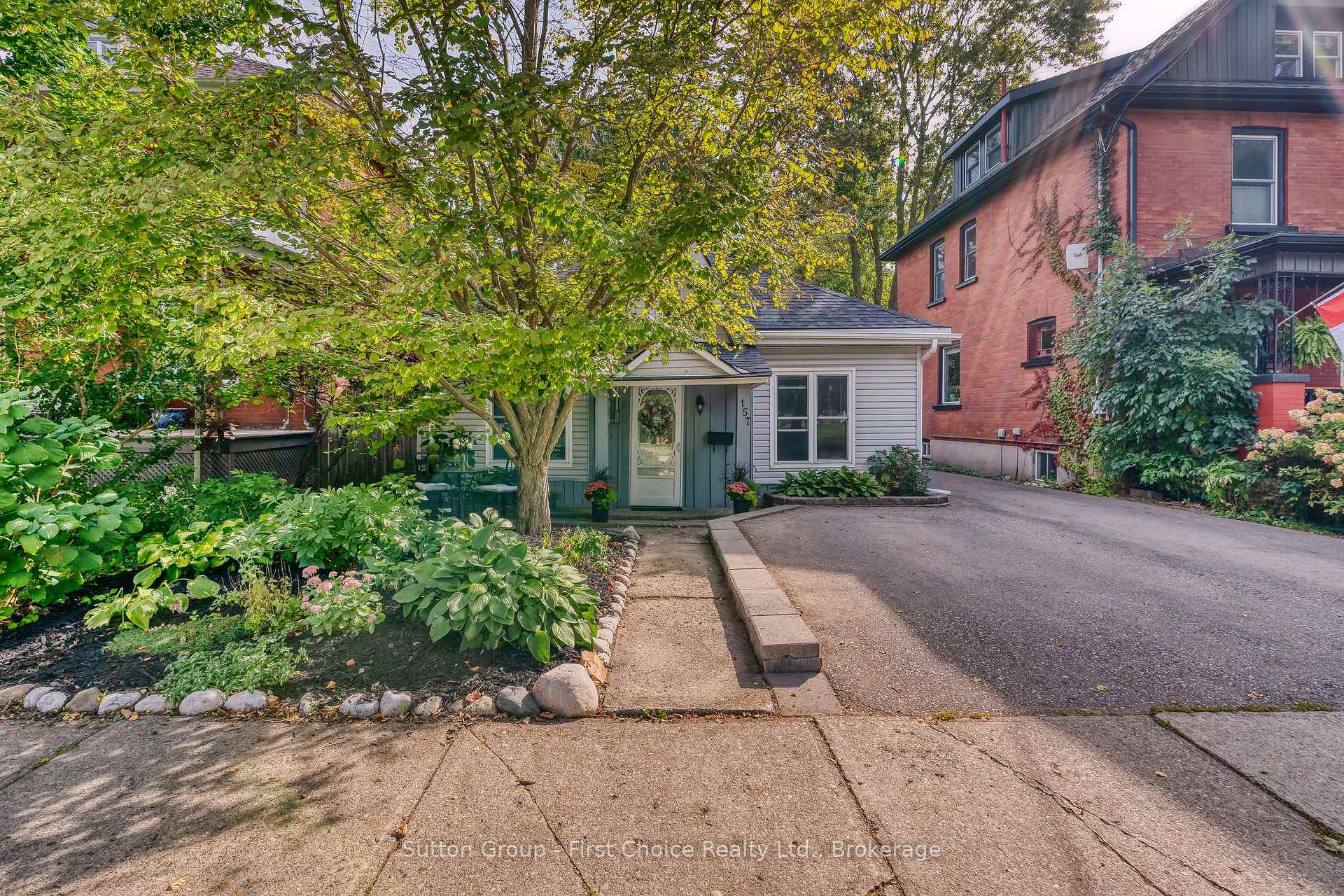 Photo 7 of 157 Front Street S, Stratford — HOMEH